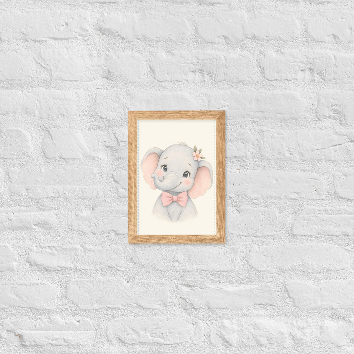 Poster éléphanteau aquarelle encadré chêne sur mur blanc