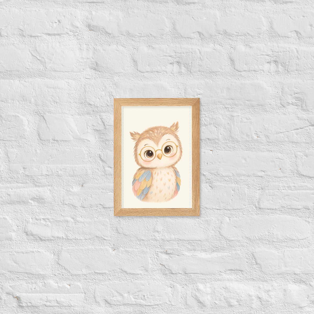 Poster chouette aquarelle encadré chêne sur mur blanc