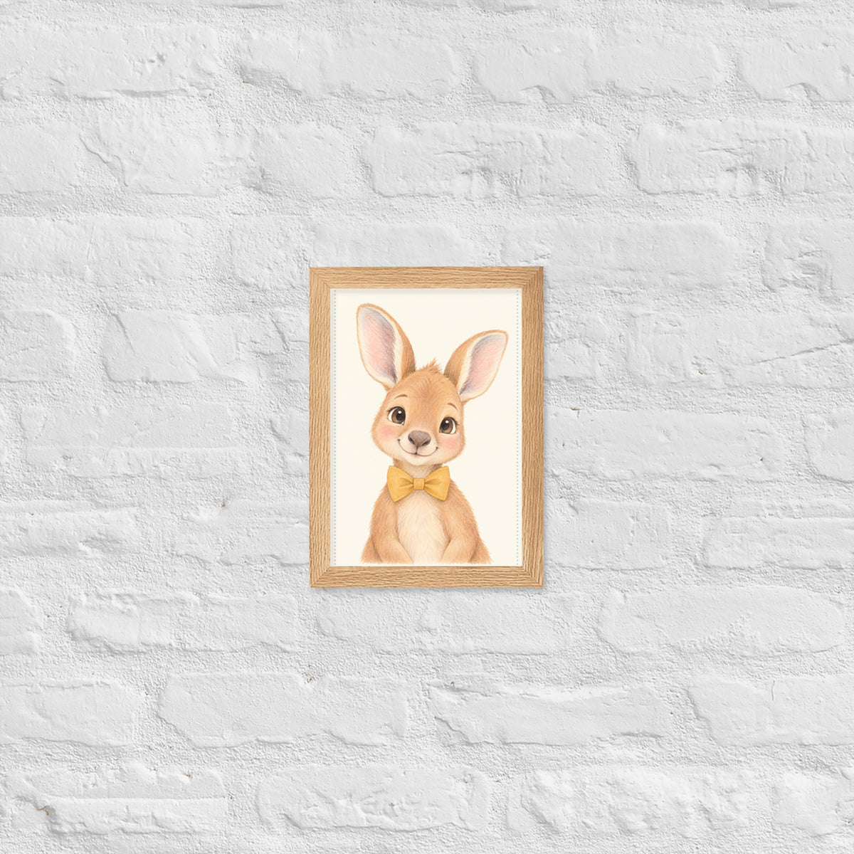 Poster kangourou aquarelle encadré chêne sur mur blanc