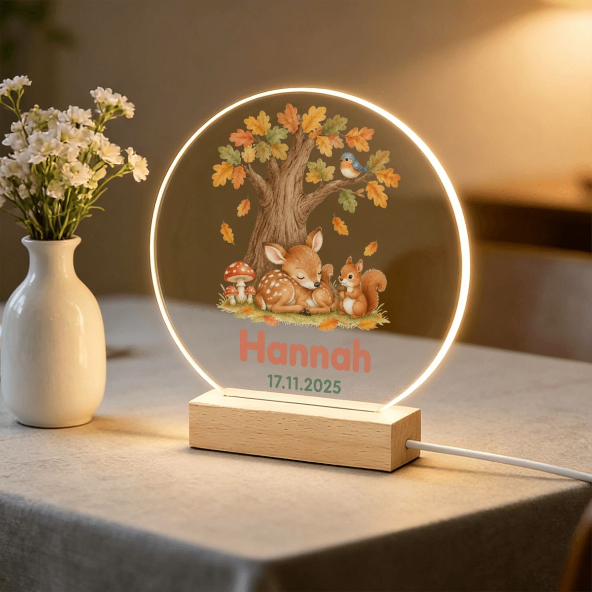 Veilleuse personnalisée prénom et date, thème forêt, faon et écureuil (vue 3)